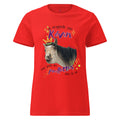 Tshirt humoristique pour cavalières, avec photo de cheval et phrase dôlre "Je m'appelle pas Kévin mais j'mets des paillettes dans ta vie". Couleur rouge, vu de face.